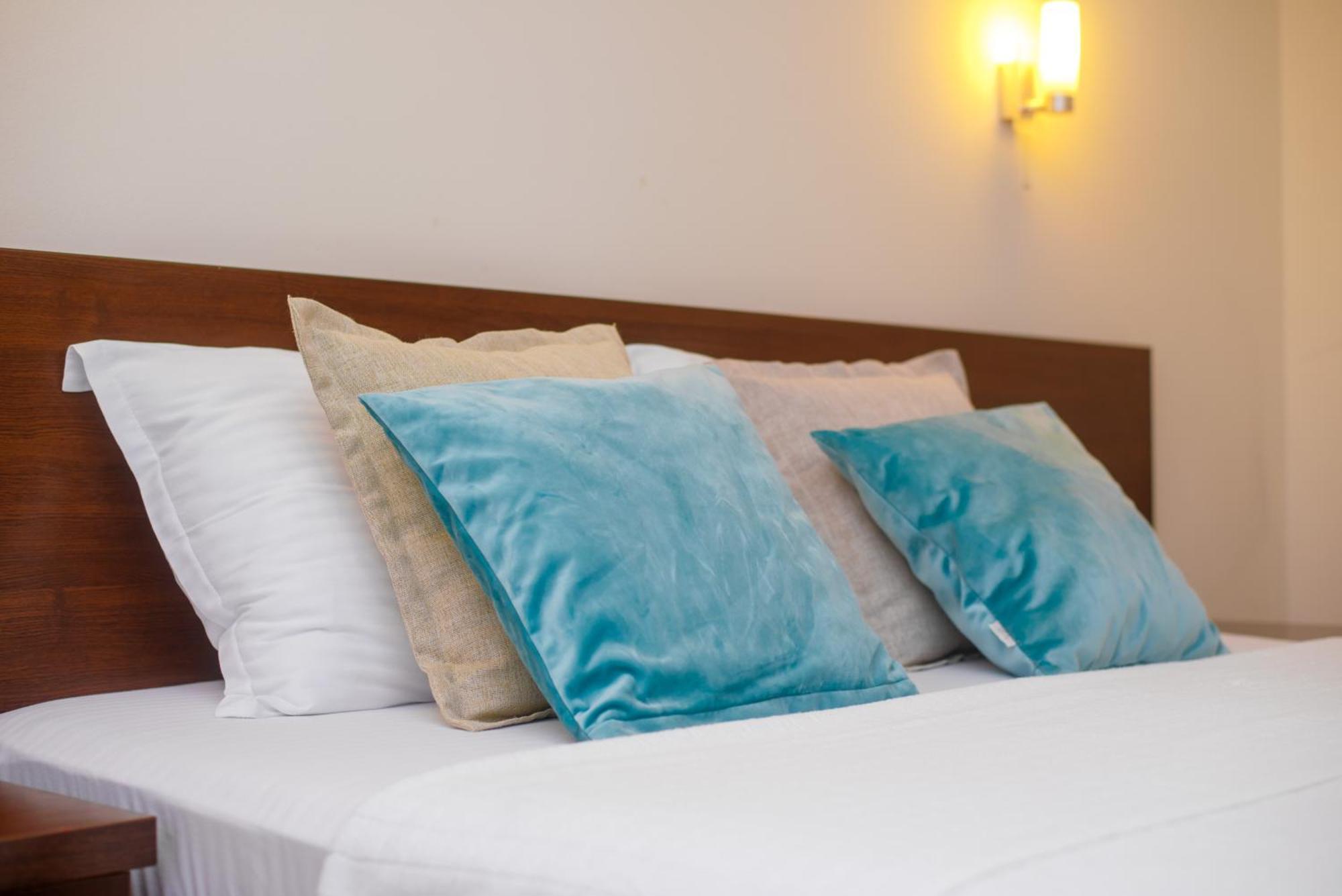 Hotel Odissey Jaz Будва Екстер'єр фото