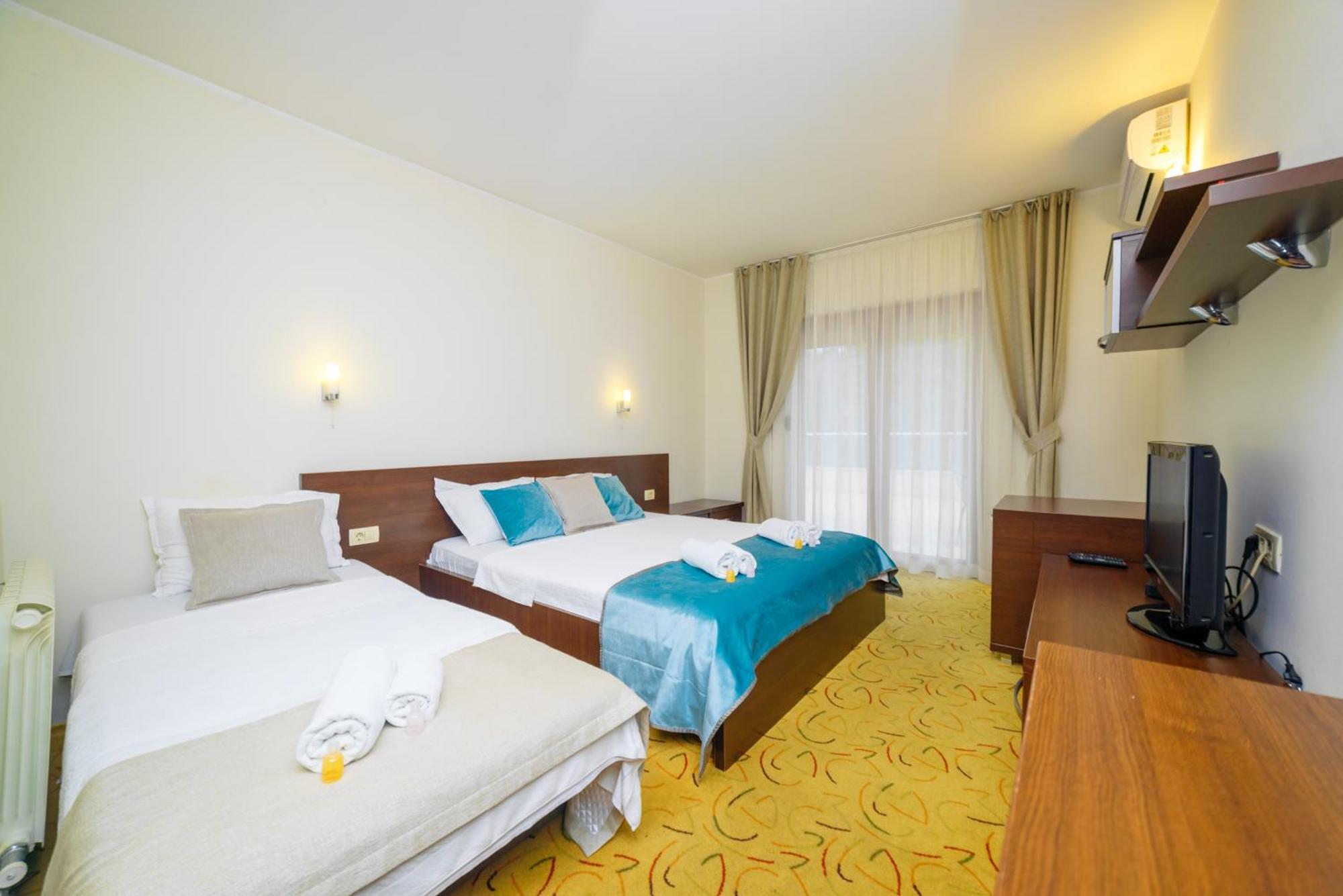 Hotel Odissey Jaz Будва Екстер'єр фото